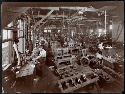 Interieur van de New York Yacht, Launch en Engine Co. aan de Harlem River, New York, 1905 door Byron Company